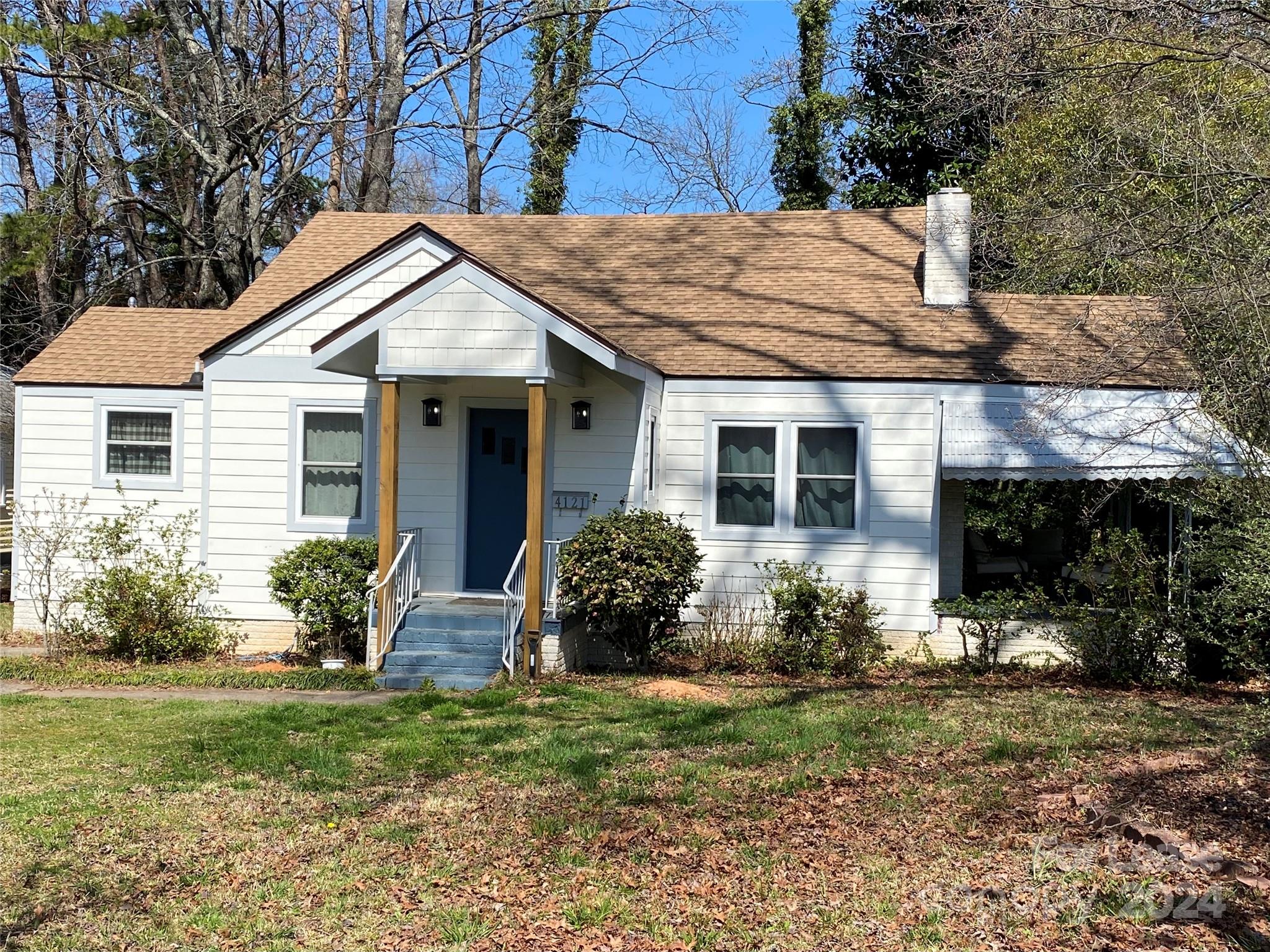 Property image 3 of 4121 Dinglewood Avenue in Howie Acres, Charlotte, NC 28205