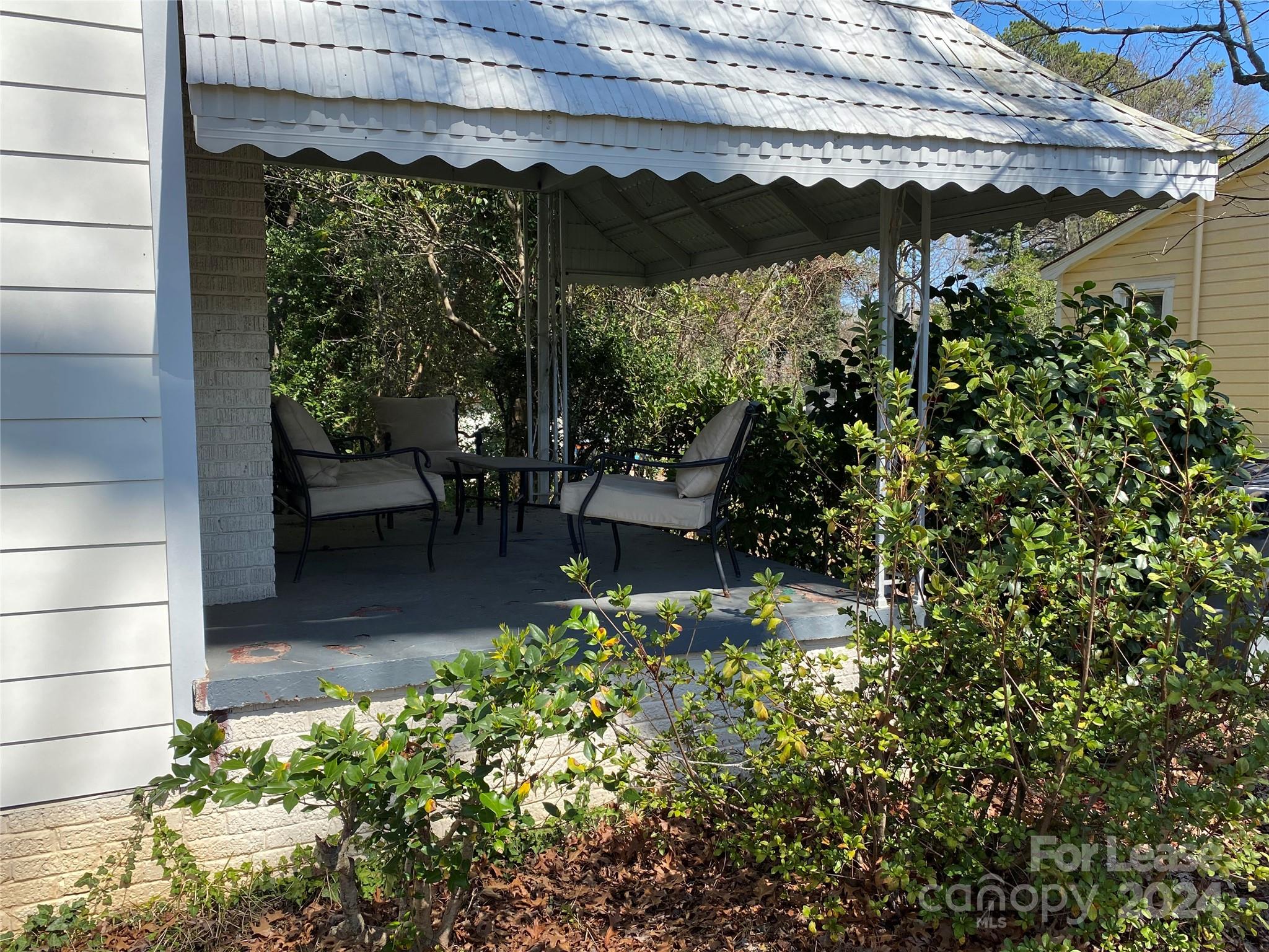 Property image 4 of 4121 Dinglewood Avenue in Howie Acres, Charlotte, NC 28205