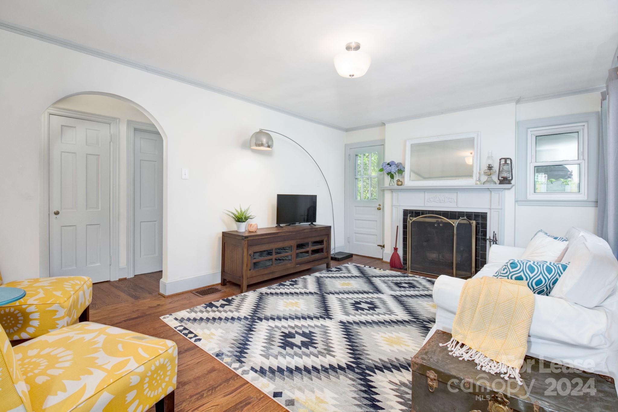 Property image 5 of 4121 Dinglewood Avenue in Howie Acres, Charlotte, NC 28205