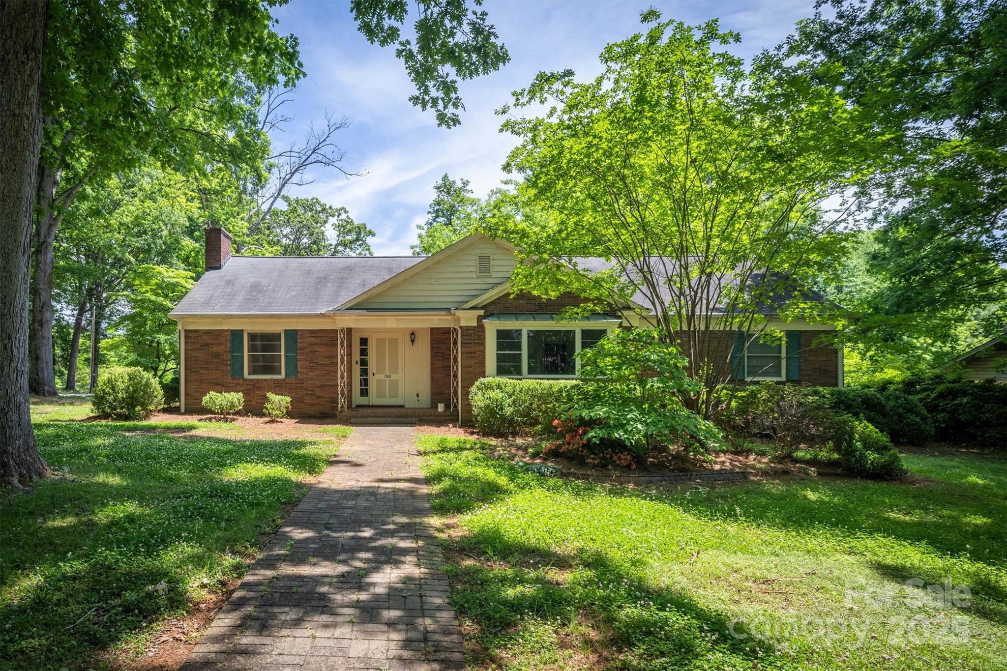 Property image 2 of 1503 Brentwood Drive in Dogwood Hills, Newton, NC 28658