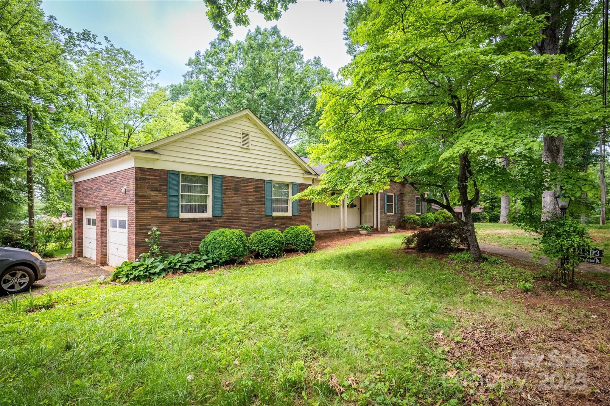 Property image 3 of 1503 Brentwood Drive in Dogwood Hills, Newton, NC 28658