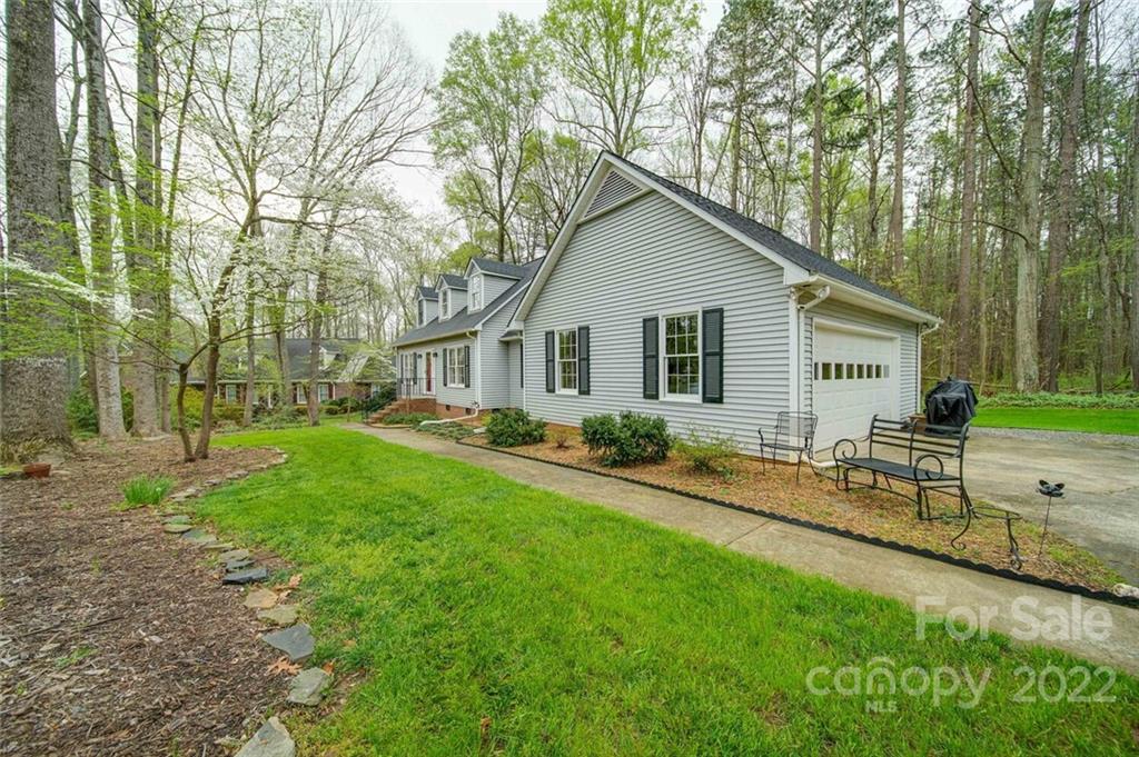 Property image 4 of 115 Sharon Court in Corbin Hills, Salisbury, NC 28146