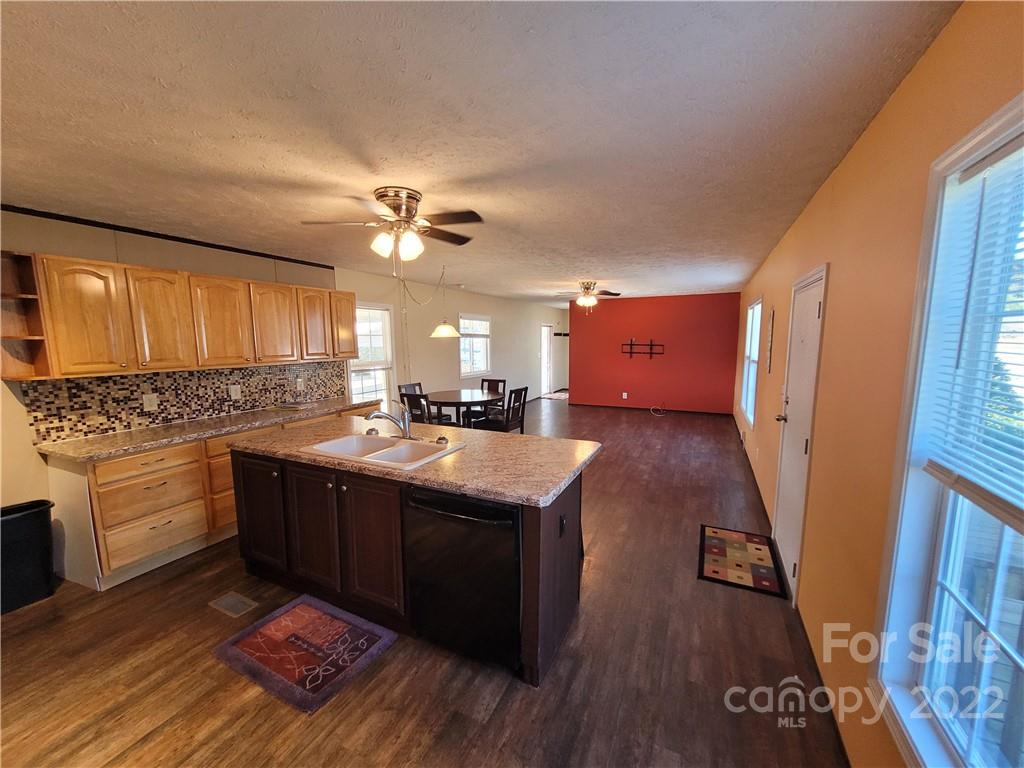 Property image 4 of 384 Stutts Road in Cove View Park, Mooresville, NC 28117