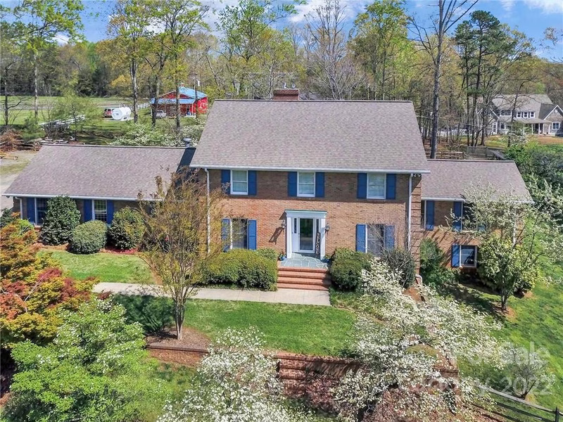 113 Woodstream Circle
