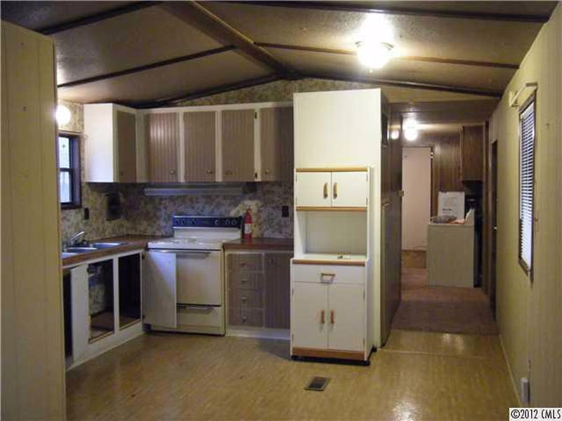 Property image 2 at 6698 Emerald Isle Drive, Sherrills Ford, NC 28673