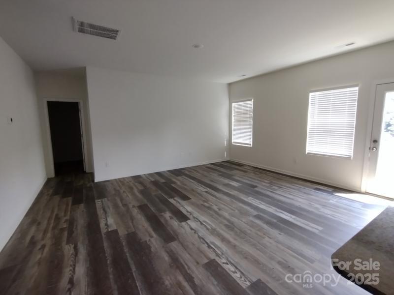 Property image 3 of 570 30th Avenue Circle in Pebble Creek, Hickory, NC 28601