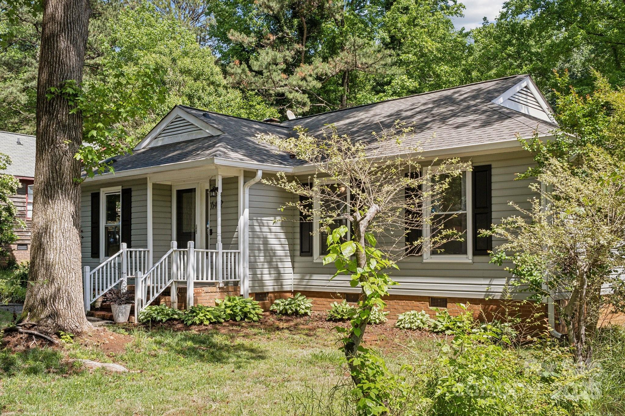 Property image 3 of 6412 Old Meadow Road in Timber Creek, Charlotte, NC 28227