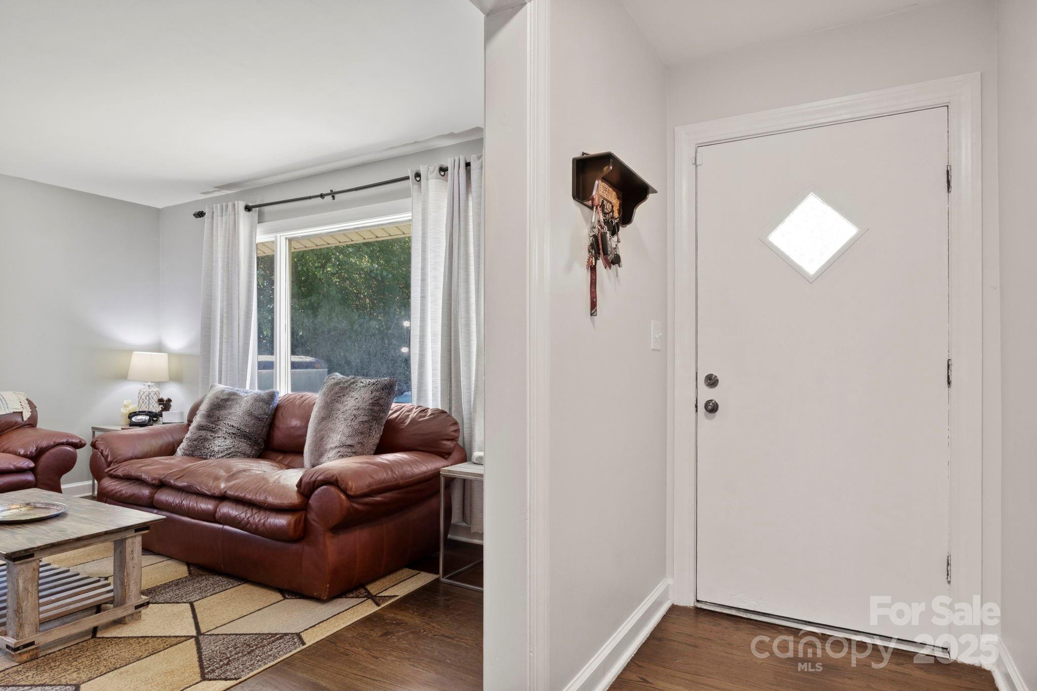 Property image 3 of 1521 W Colonial Drive in Milford Hills, Salisbury, NC 28144