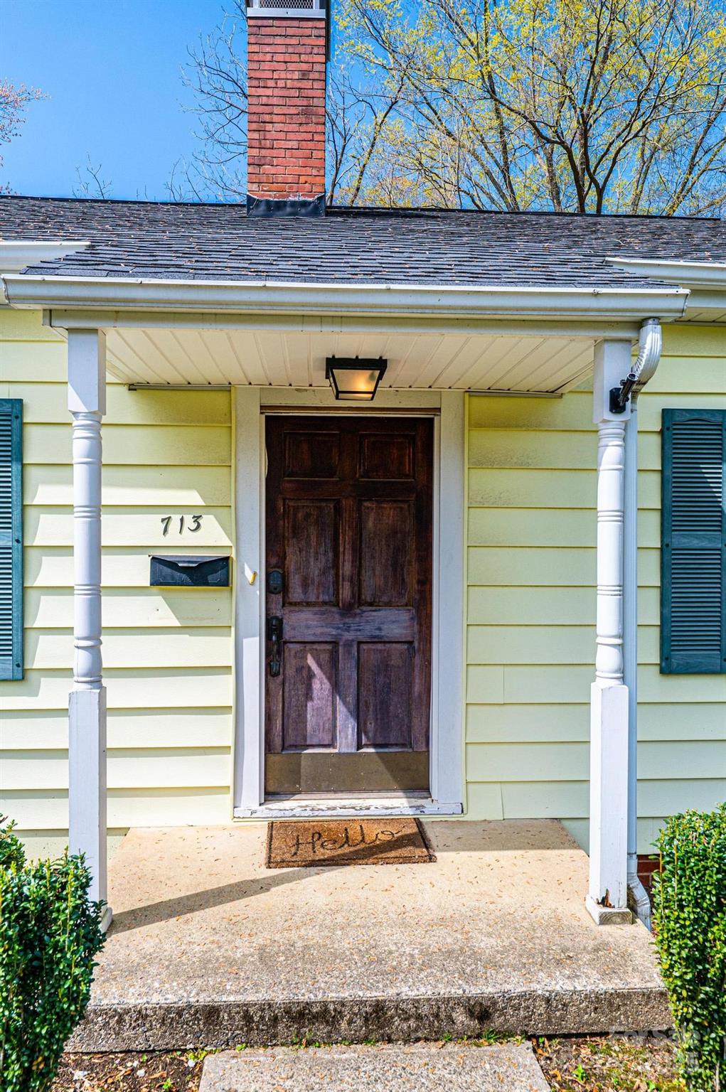 Property image 4 of 713 8th Street Drive in Oakwood Terrace, Hickory, NC 28601
