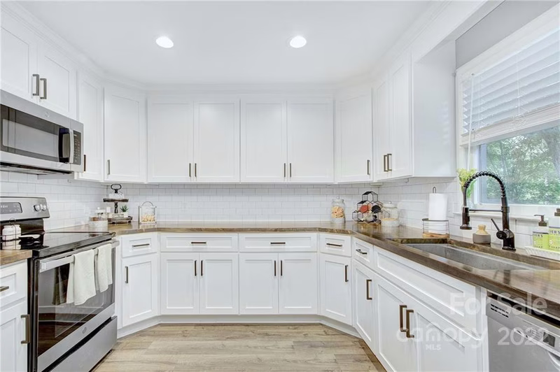 Property image 3 at 111 Briar Creek Road, Gastonia, NC 28056