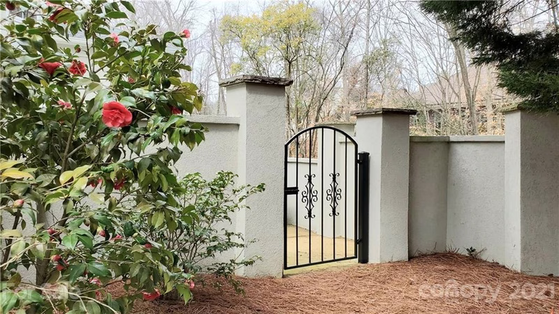 Property image 5 at 6000 S Regal Lane, Charlotte, NC 28210