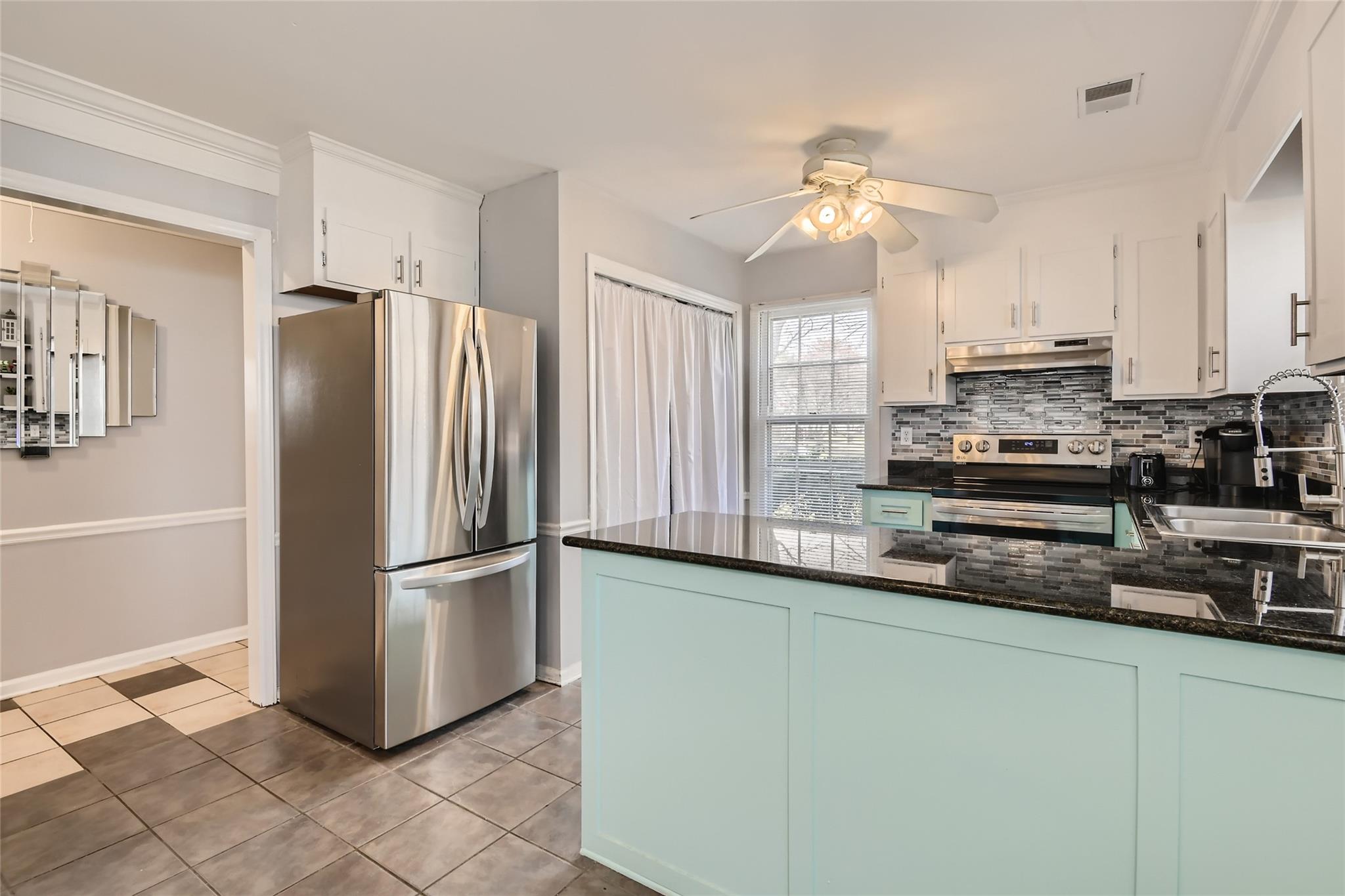 Property image 4 of 6542 Old Meadow Road in Timber Creek, Charlotte, NC 28227