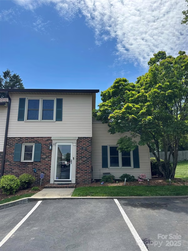 Property image 2 at 1330 5th Street, Hickory, NC 28601