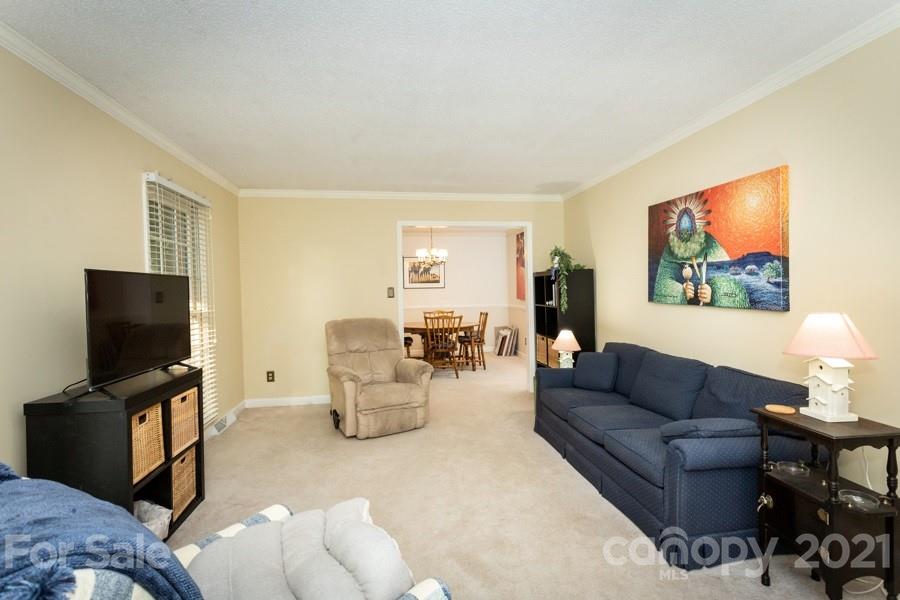 Property image 3 of 261 Windsor Drive in Eagle Heights, Salisbury, NC 28144