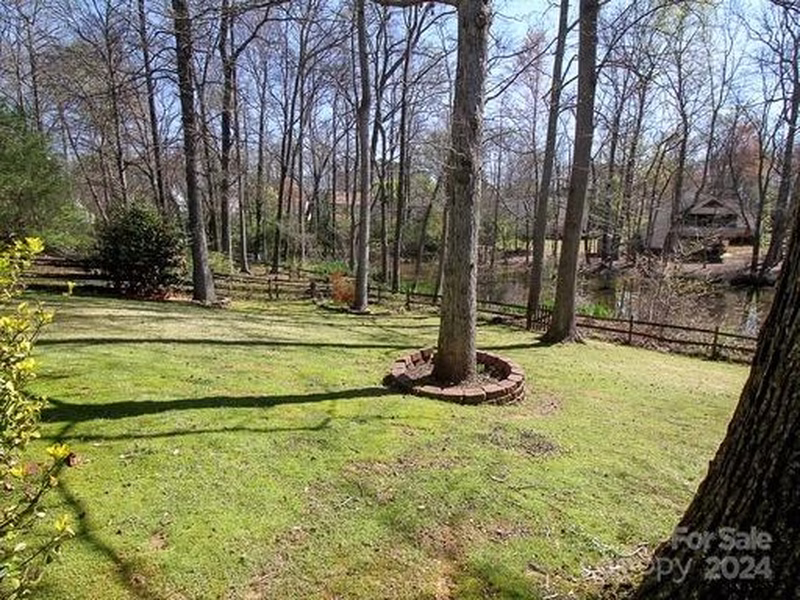 Property image 5 at 7713 Pelican Court, Charlotte, NC 28227