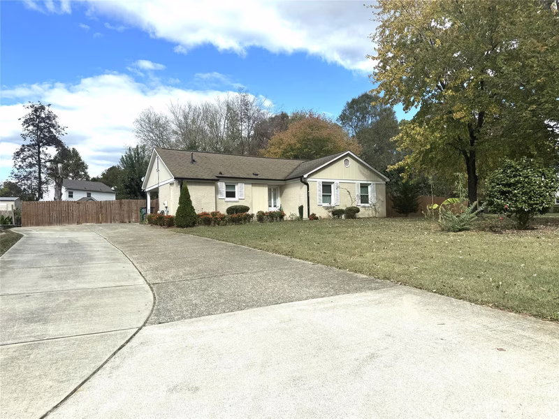 Property image 3 at 5900 Falstaff Drive, Charlotte, NC 28227