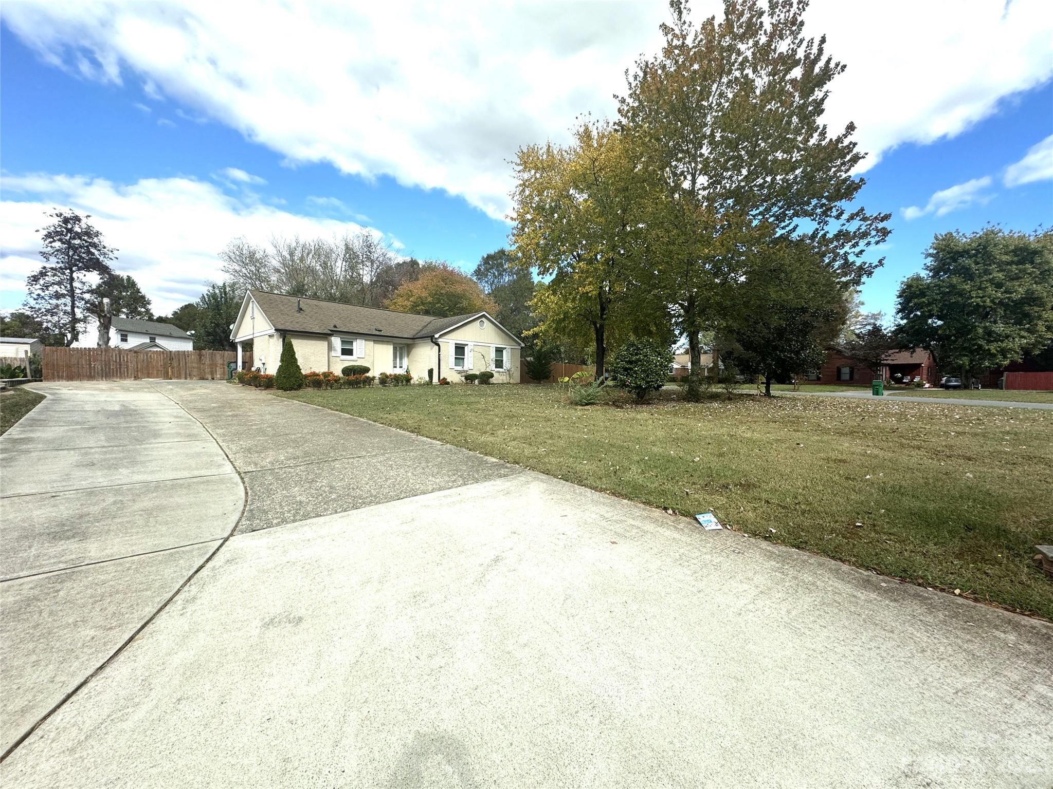 Property image 4 of 5900 Falstaff Drive in Birnam Woods, Charlotte, NC 28227