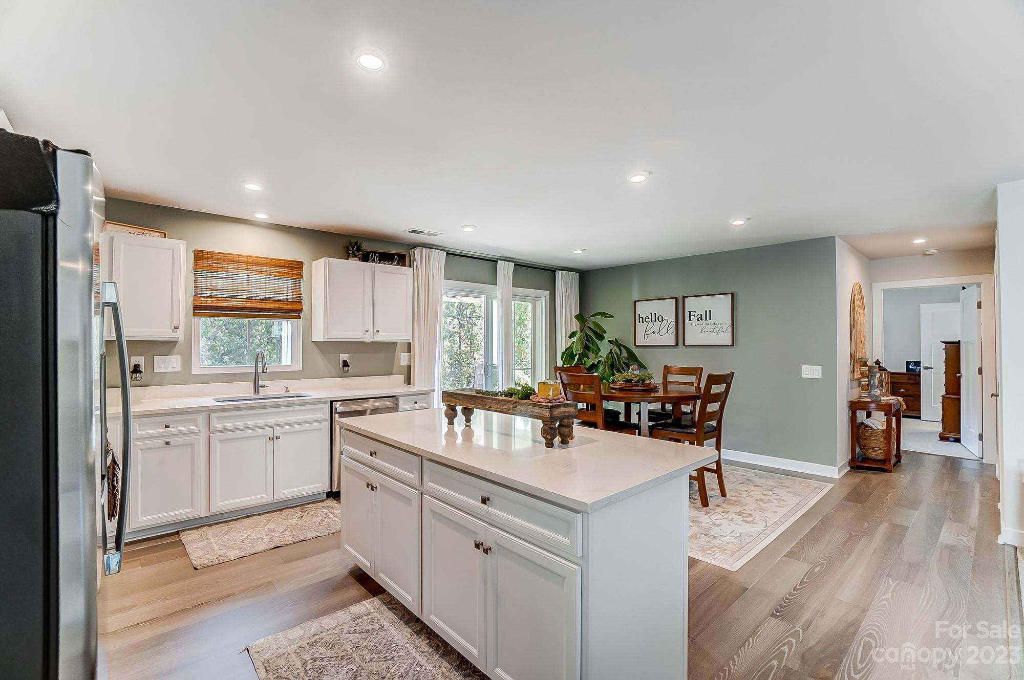 Property image 2 of 5436 Hughesdale Drive in Woodgrove, Charlotte, NC 28215