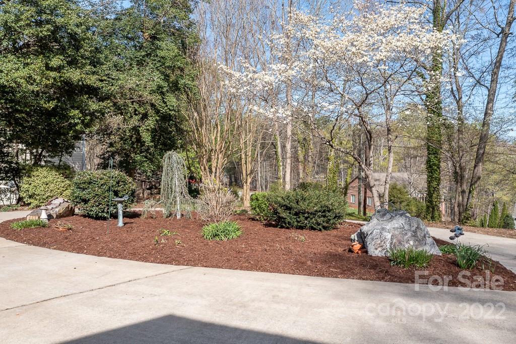 Property image 3 of 1673 Sherwood Court in Sherwood Shores, Sherrills Ford, NC 28673