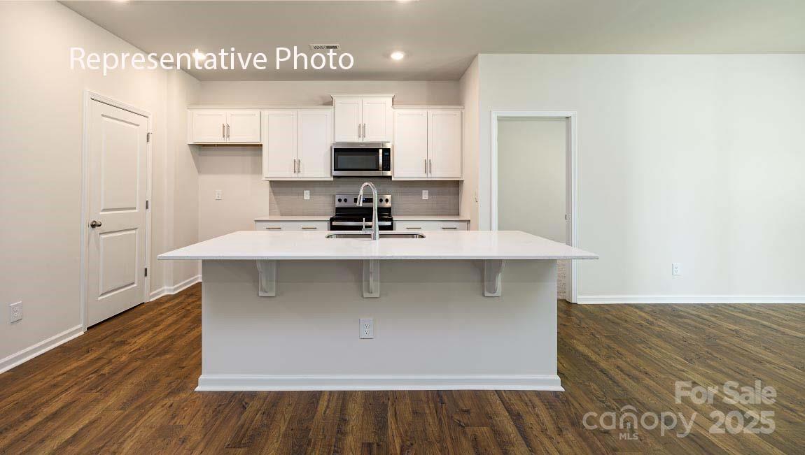 Property image 3 of 8037 Kennesaw Drive in Nolen Farm, Gastonia, NC 28056