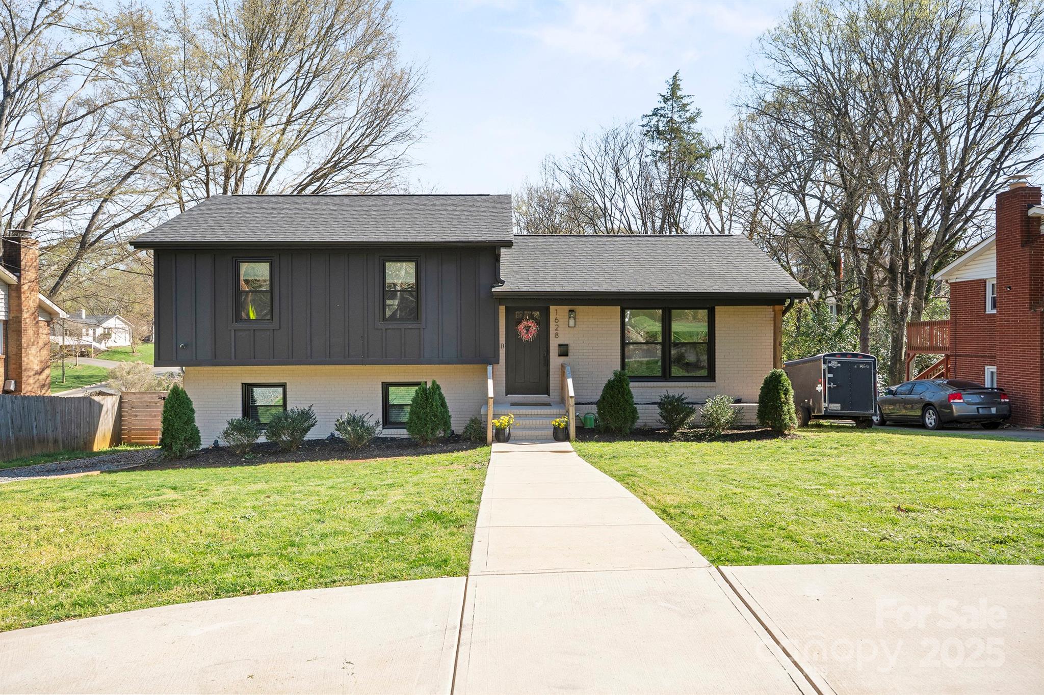 Property image 2 of 1628 Starbrook Drive in Starmount, Charlotte, NC 28210