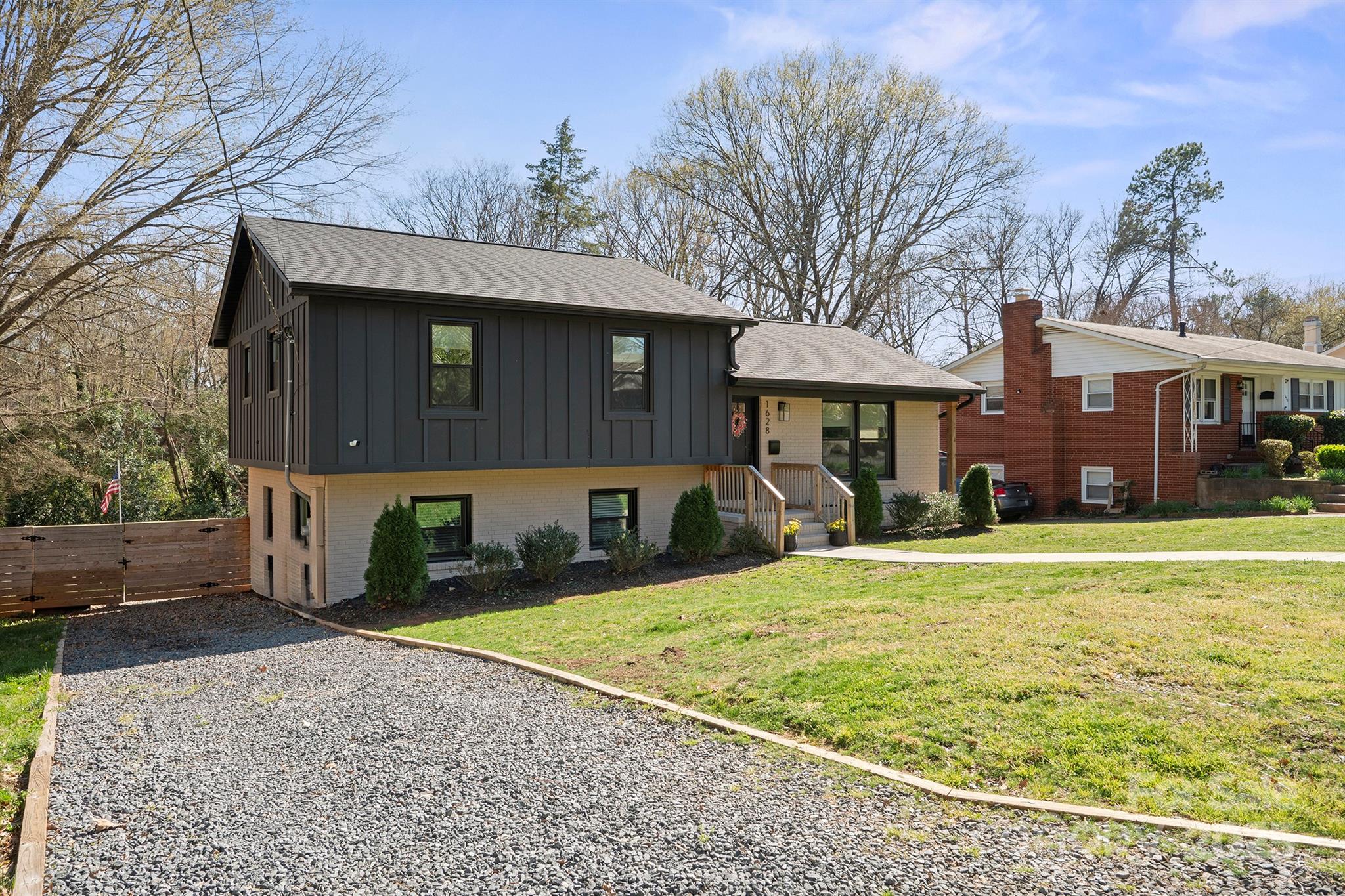 Property image 3 of 1628 Starbrook Drive in Starmount, Charlotte, NC 28210