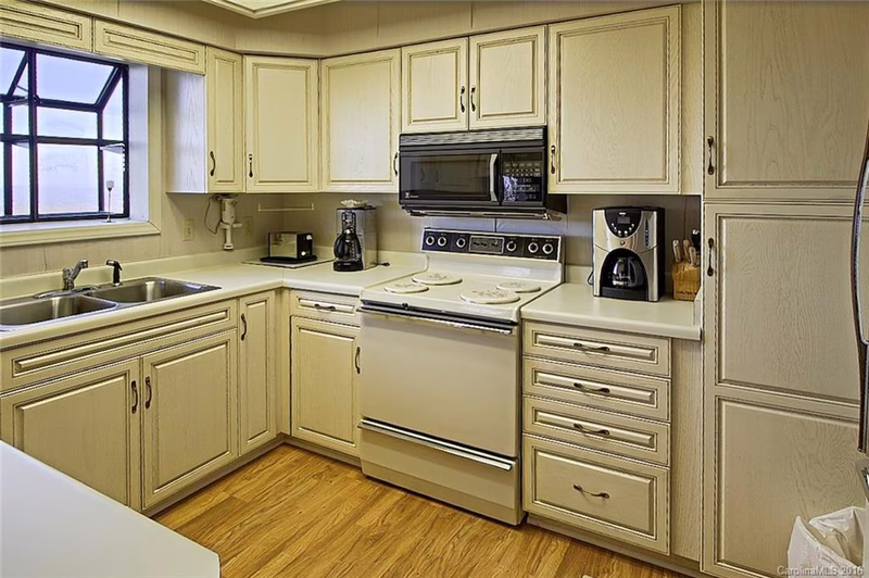 Property image 5 at 906 Fleetwood Plaza, Hendersonville, NC 28739