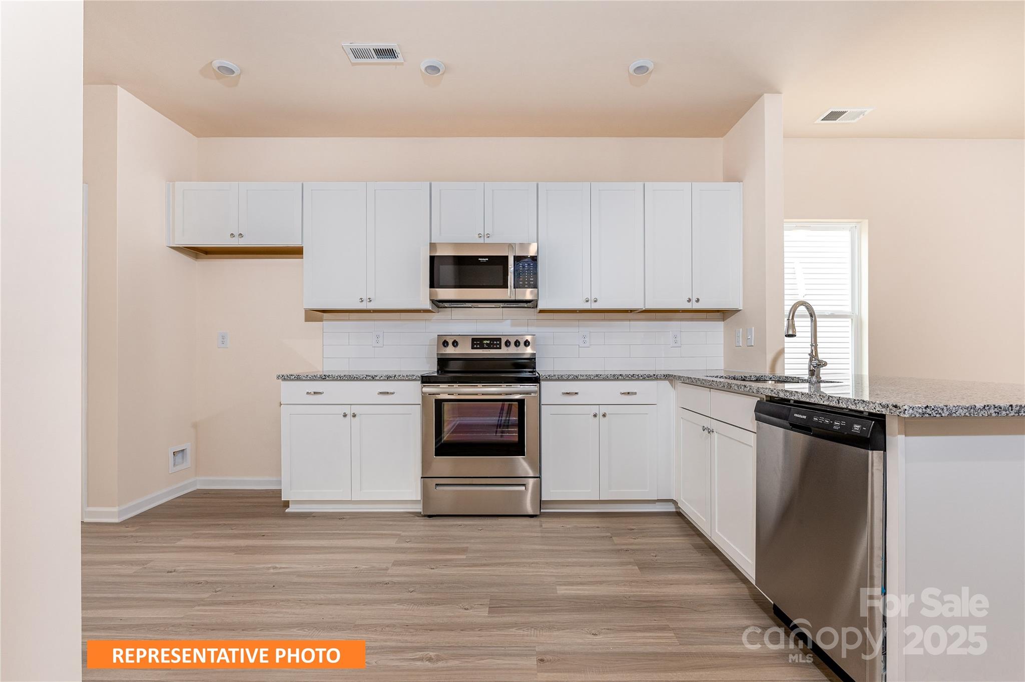 Property image 5 of 1255 Langston Lane in Country Club Village, Salisbury, NC 28144