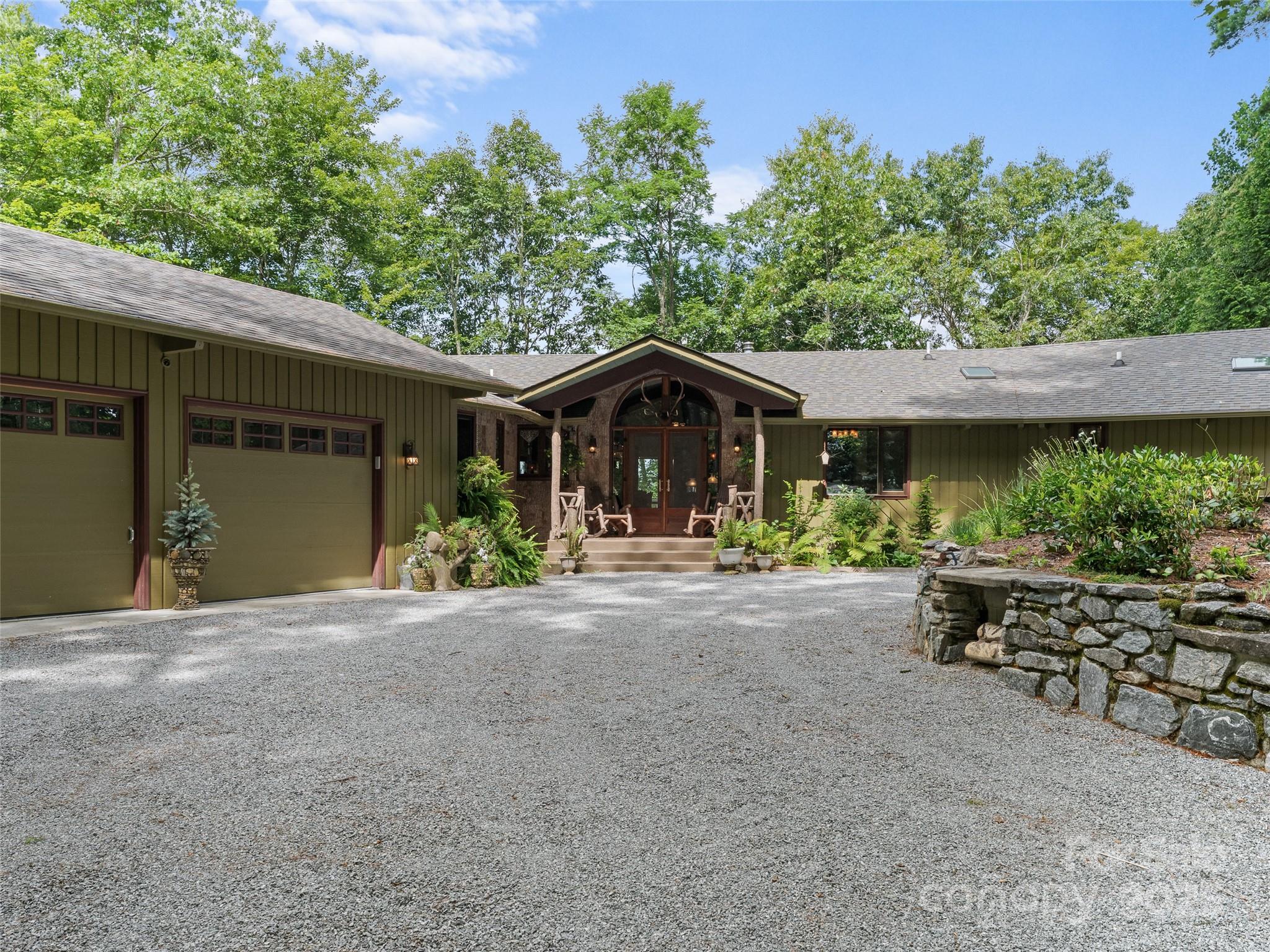 Property image 2 of 632 Dvdisdi Court in Connestee Falls, Brevard, NC 28712