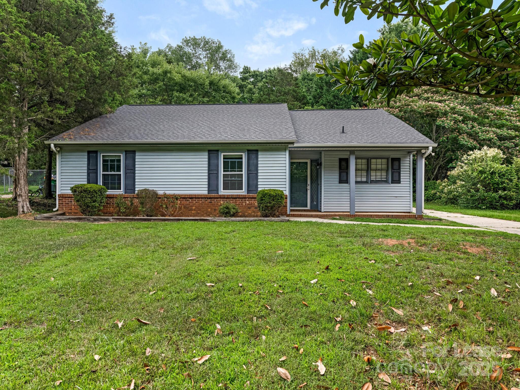 Property image 2 of 7609 King Richard Court in Birnam Woods, Charlotte, NC 28227