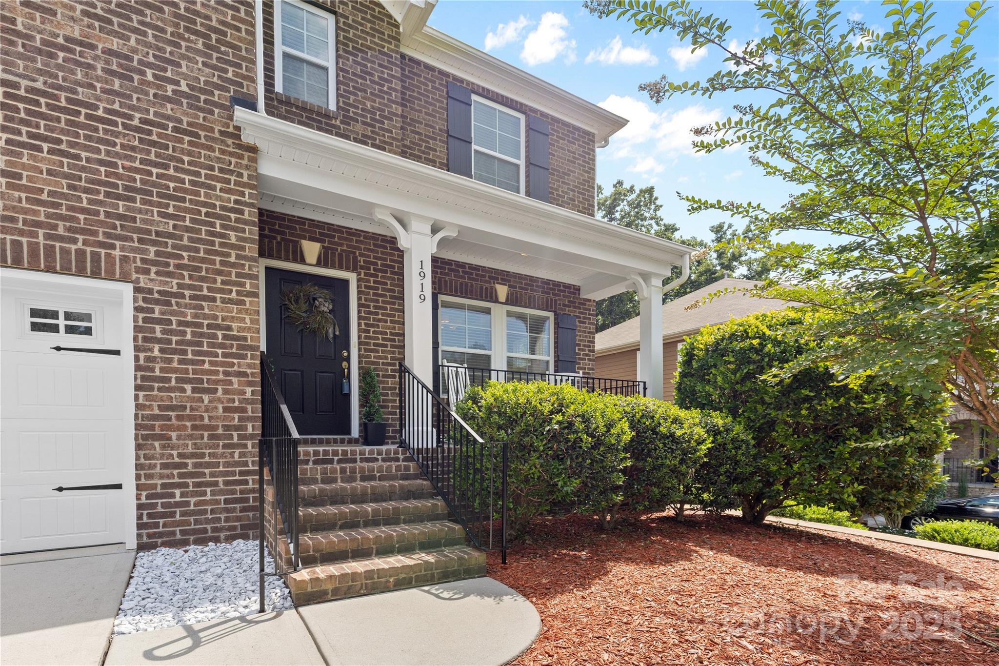Property image 3 of 1919 Madeira Circle in Tuscany, Waxhaw, NC 28173
