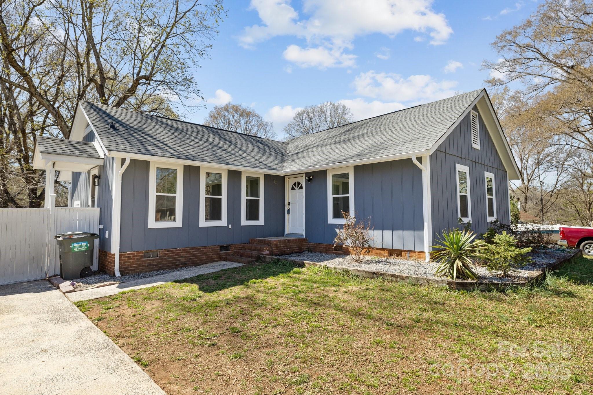 Property image 2 of 9418 Stately Oak Lane in Timber Creek, Mint Hill, NC 28227