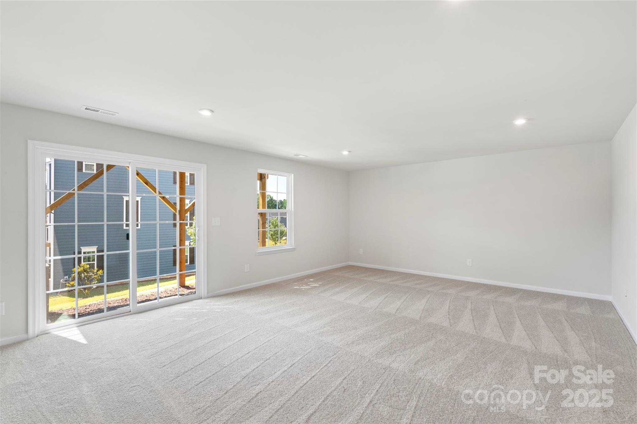 Property image 3 of 408 Moondance Drive in Tupelo, Gastonia, NC 28054
