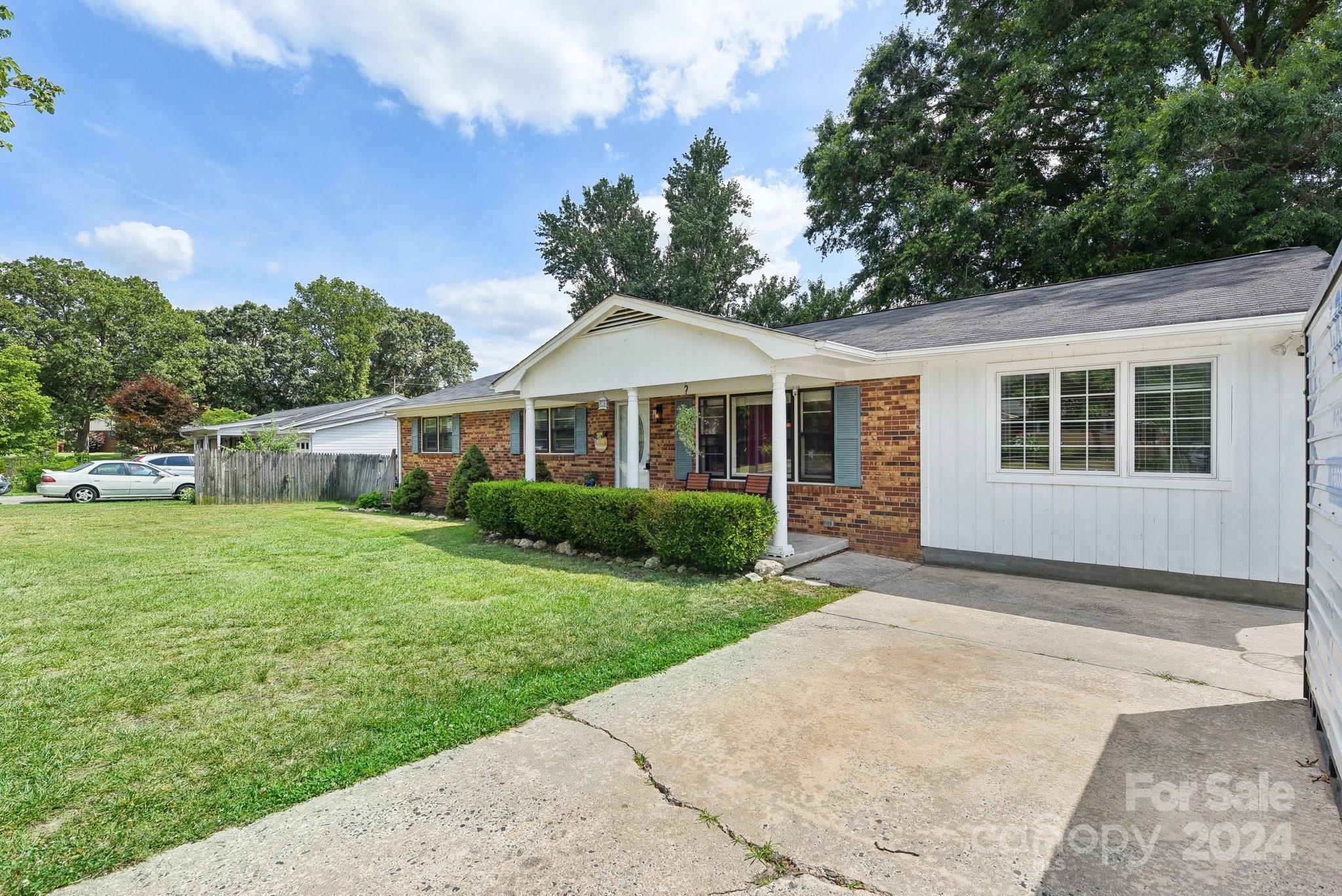 Property image 2 of 2513 Fairgreen Drive in Southgate, Gastonia, NC 28056