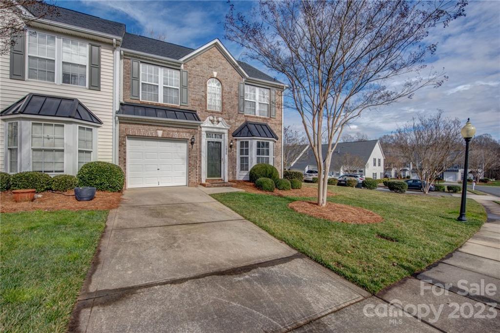 Property image 2 of 1830 Robinwood Village Drive in Robinwood Village, Gastonia, NC 28054