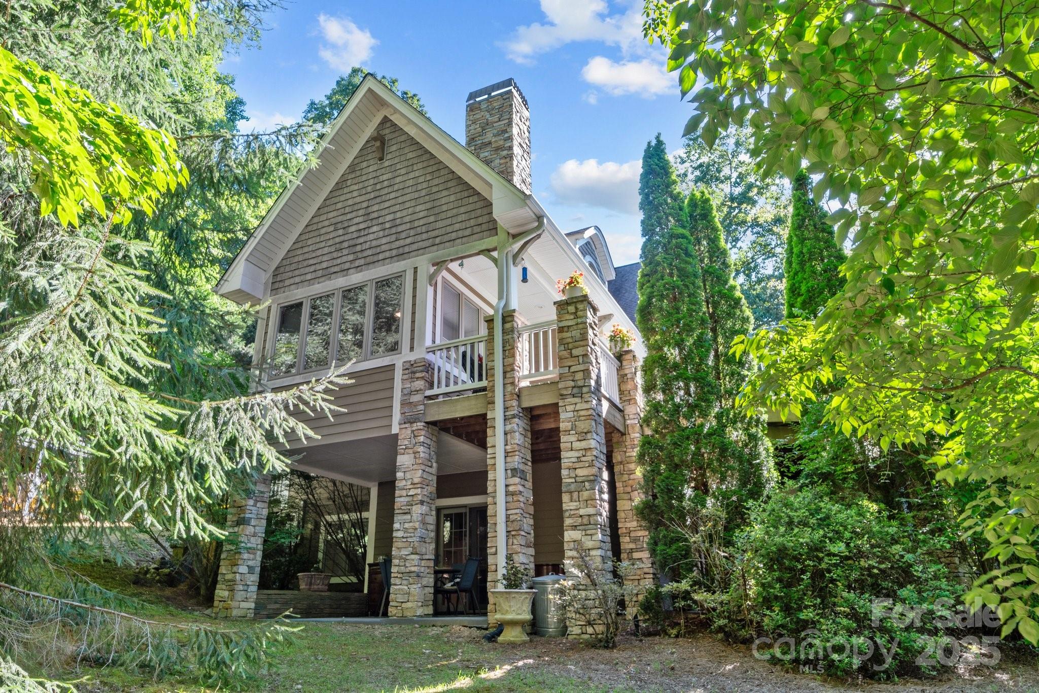 Property image 2 of 11 Hearthstone Drive in Poplar Ridge, Asheville, NC 28803
