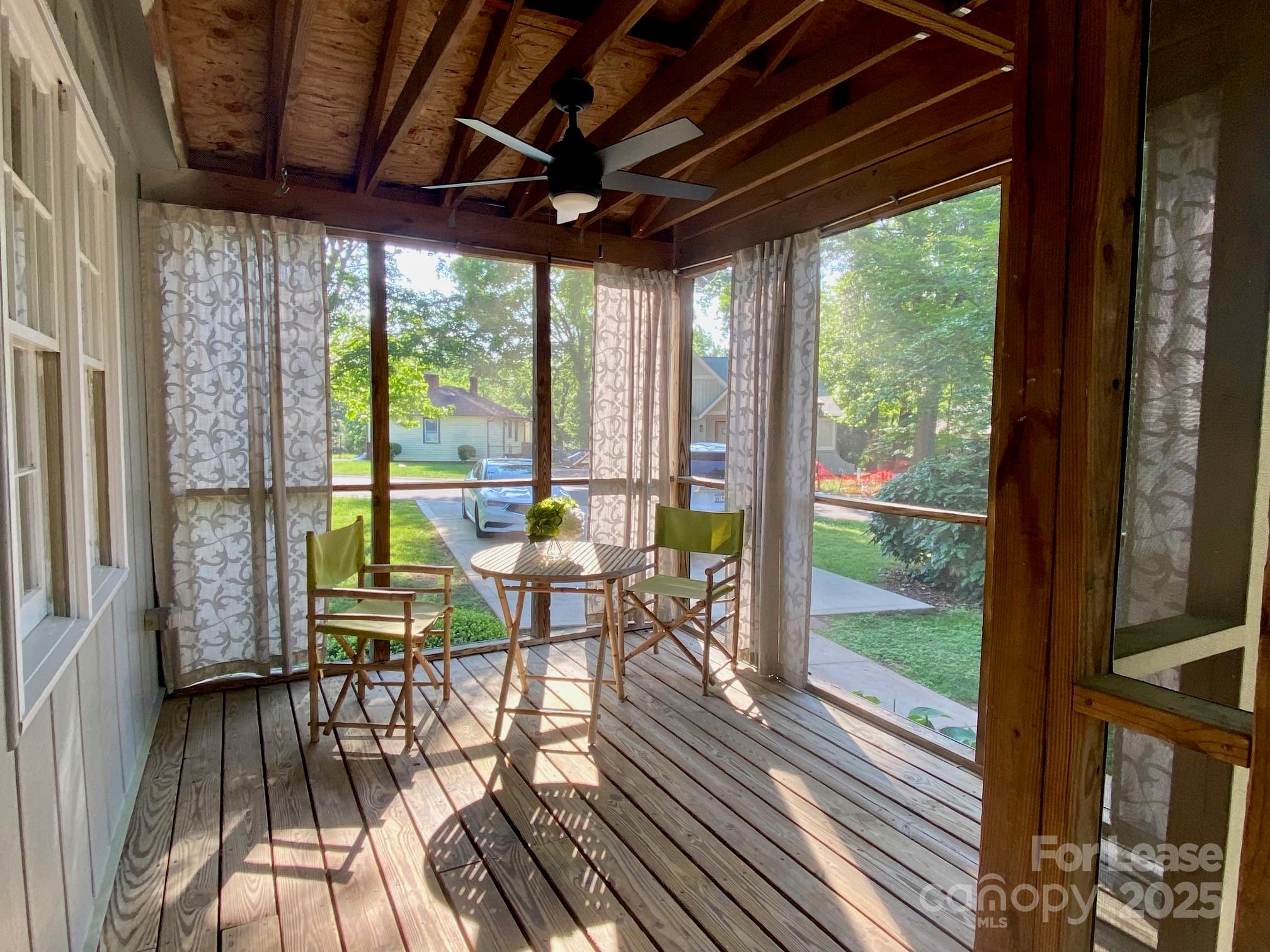 Property image 4 of 5300 Buckingham Drive in Selwyn Park, Charlotte, NC 28209
