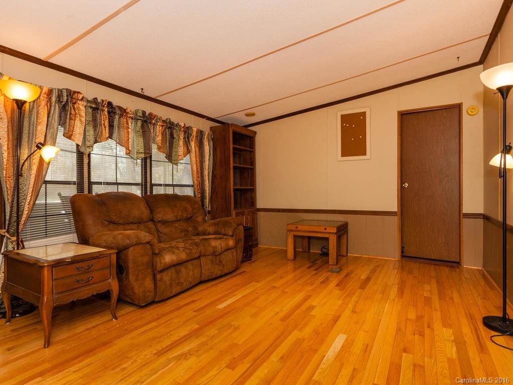 Property image 4 of 187 Fox Ridge Drive in The Woods, Hendersonville, NC 28739