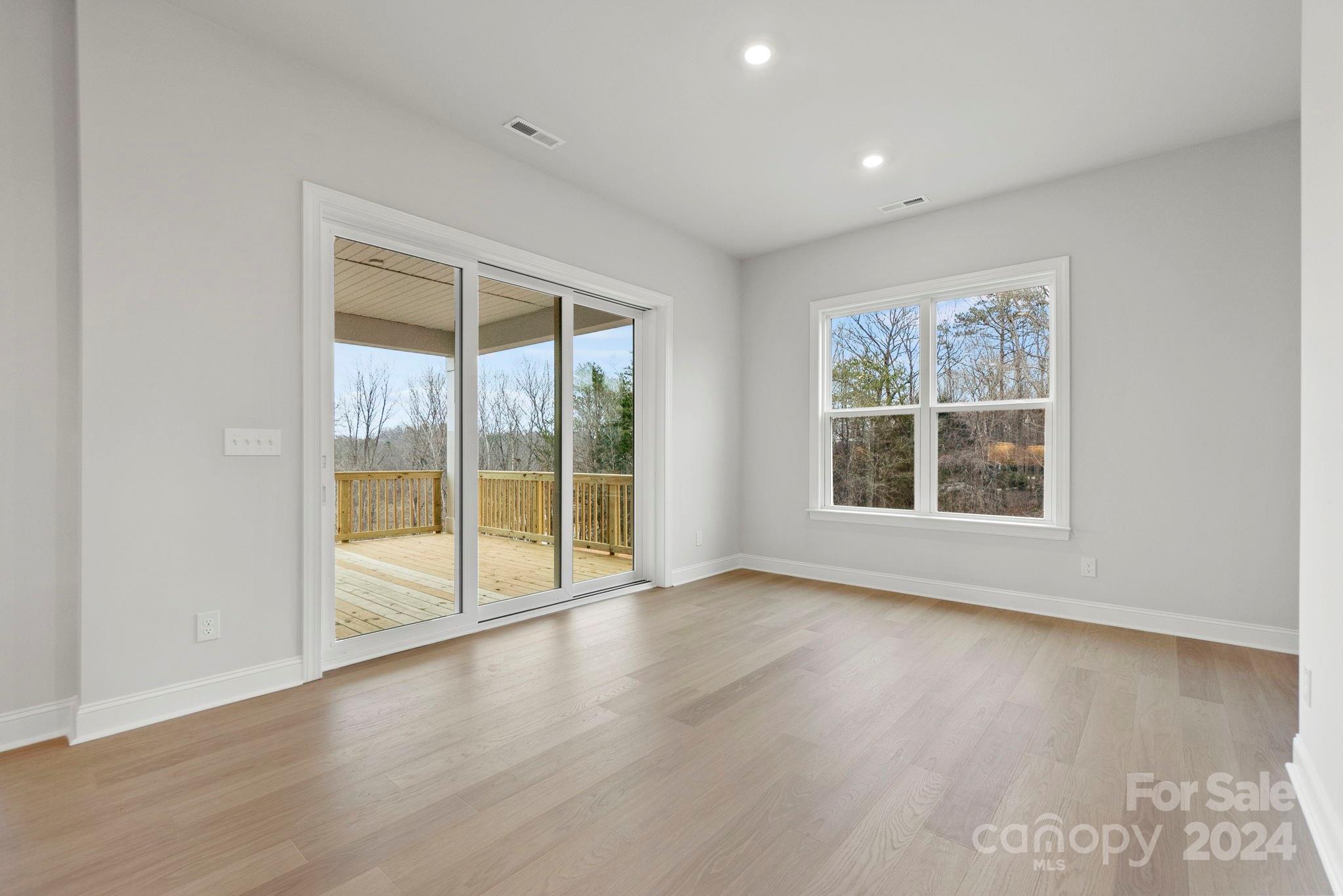 Property image 3 of 358 W Waterlynn Road in Reids Cove, Mooresville, NC 28117