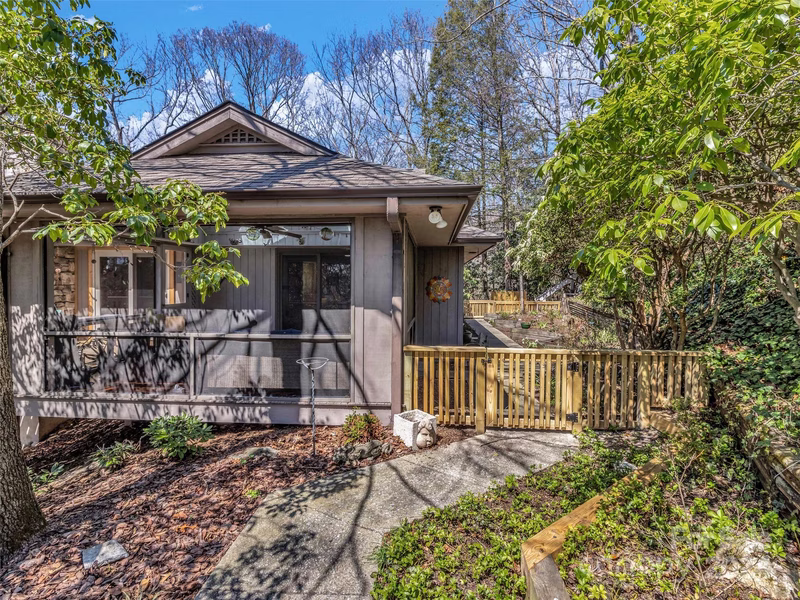 Property image 4 at 69 Mimosa Way, Hendersonville, NC 28739