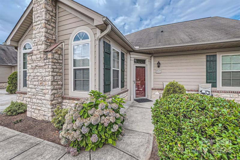 2348 Coltsview Lane