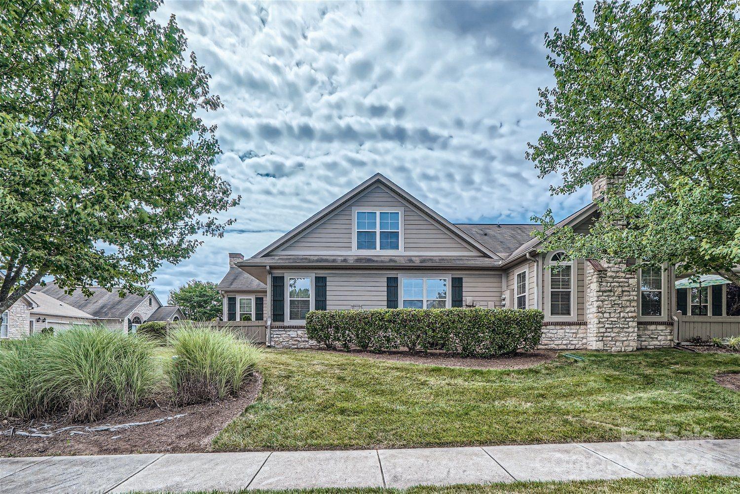 Property image 2 of 2348 Coltsview Lane in Polo Club At Weddington, Matthews, NC 28105
