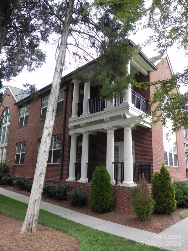128 Steinbeck Way
