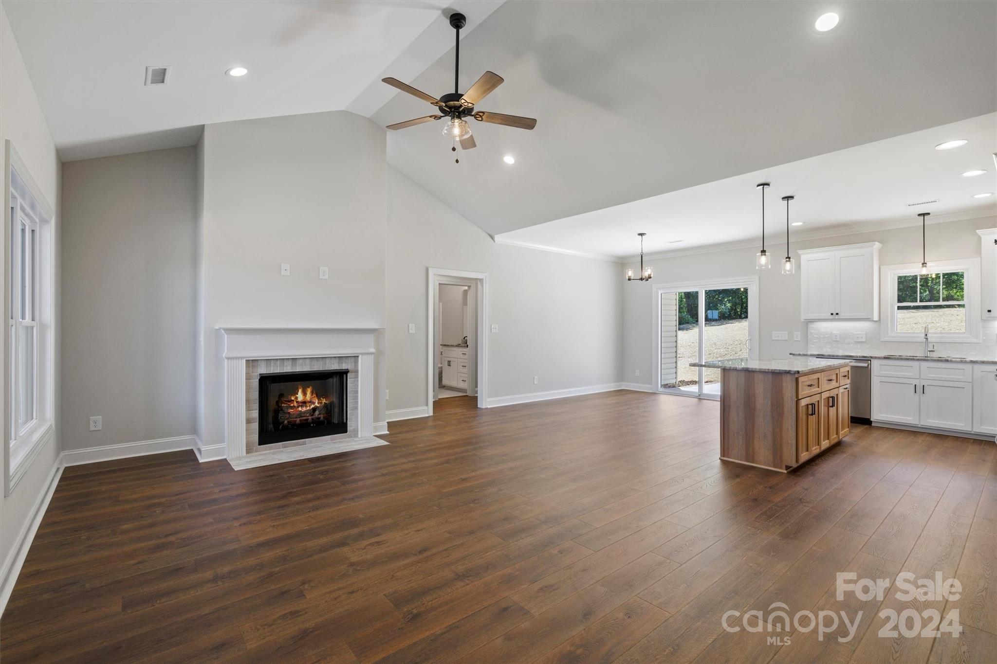Property image 4 of 4921 Southview Drive in Wallaces View, Hickory, NC 28602
