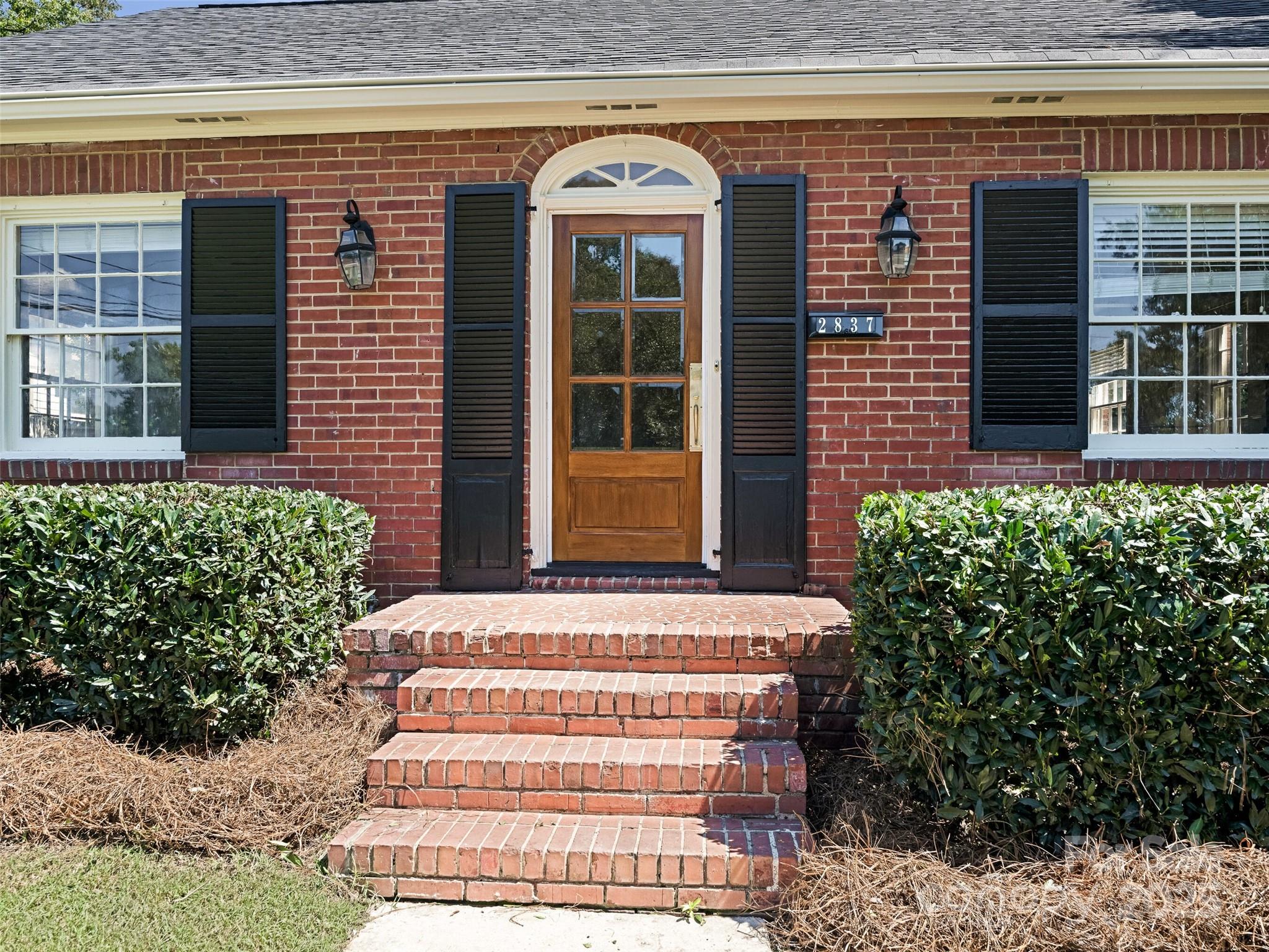 Property image 2 of 2837 Hillsdale Avenue in Myers Park Manor, Charlotte, NC 28209