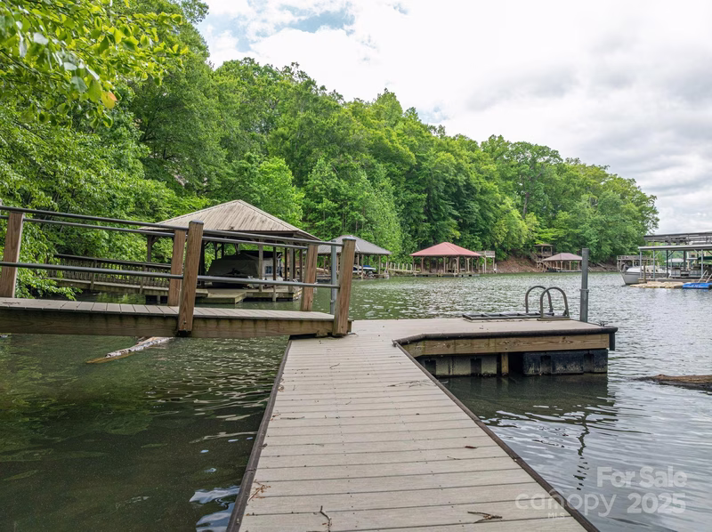 Property image 3 at 204 S Harbor Watch Drive, Statesville, NC 28677