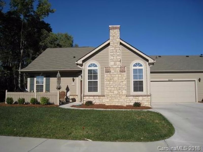2407 Coltsview Lane