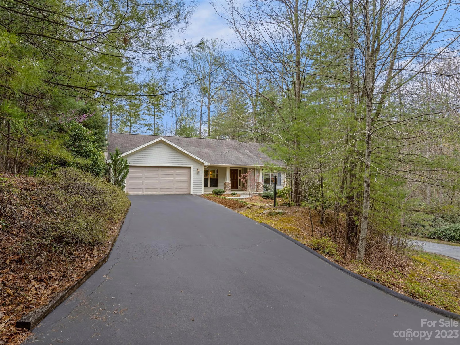 Property image 1 at 40 Indigo Way, Hendersonville, NC 28739