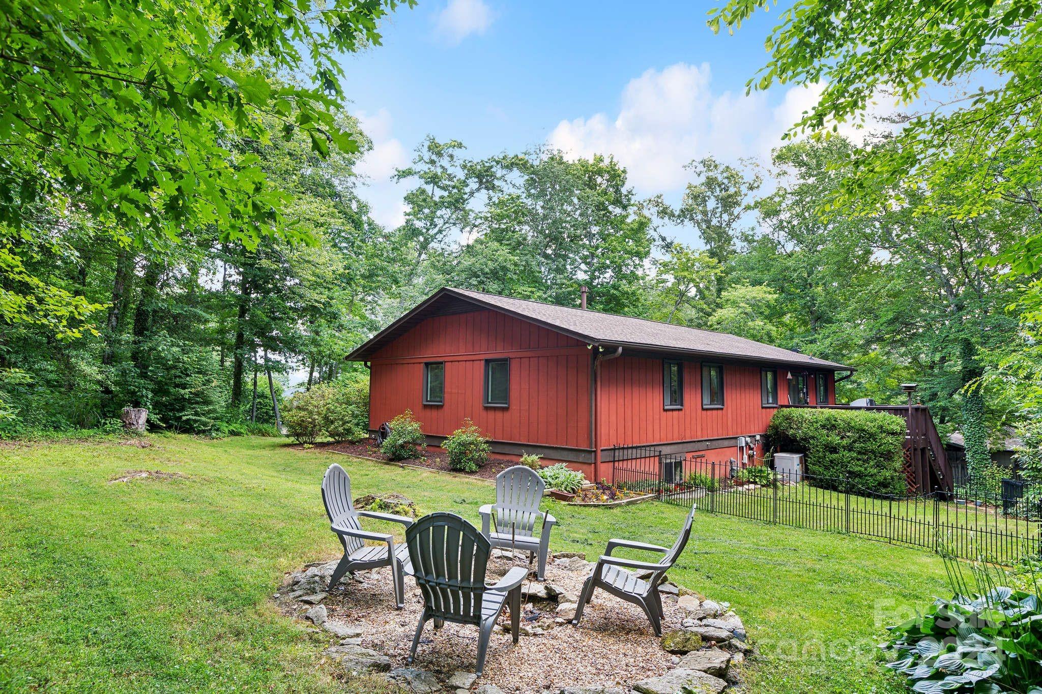 Property image 4 of 3115 Hickory Hill Road in Hickory Hill, Hendersonville, NC 28792