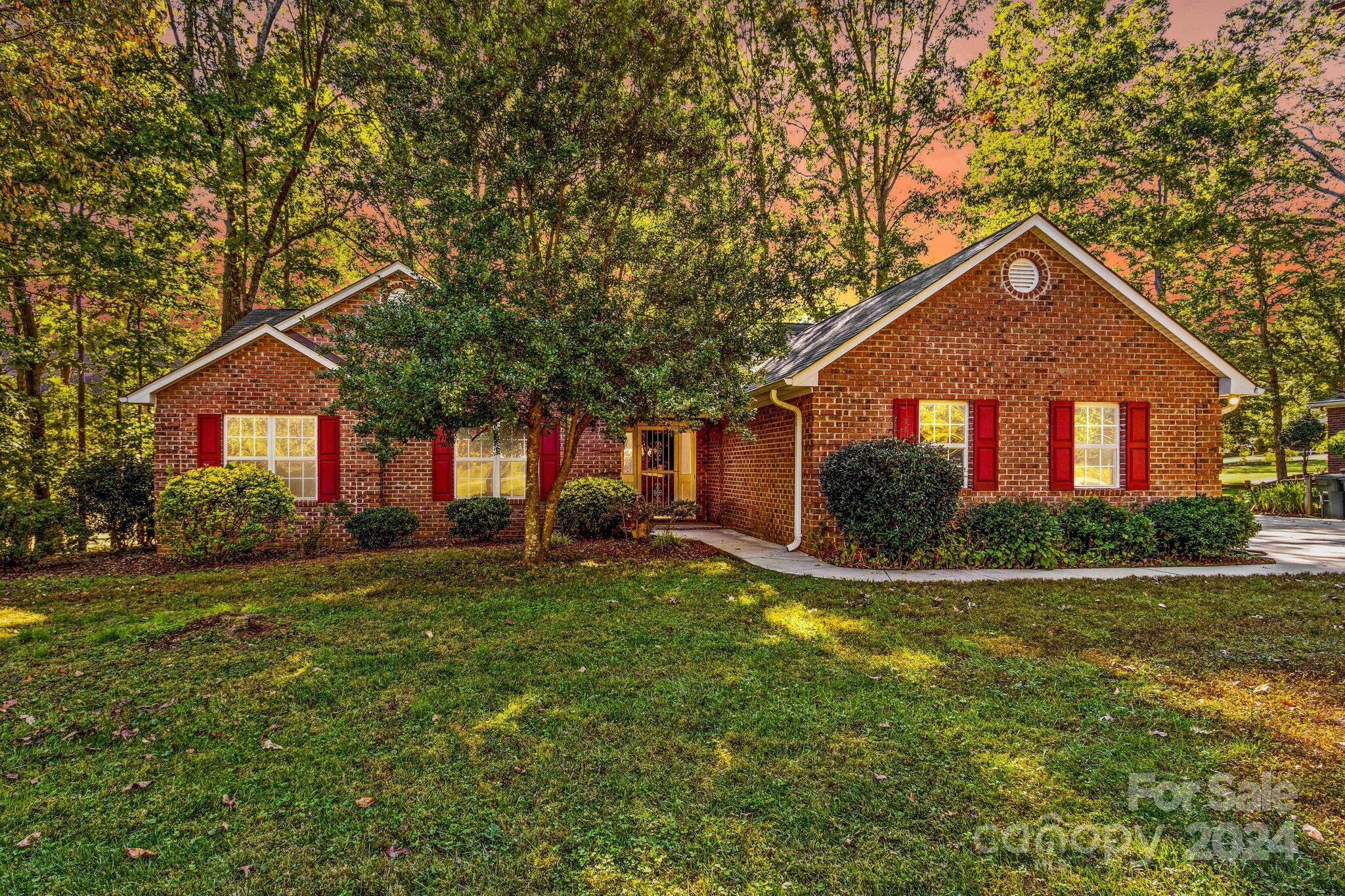 Property image 2 of 708 Wildwood Drive in Corbin Hills, Salisbury, NC 28146